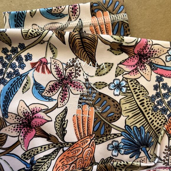 Kavala collective Lua leggings, Paradiso sand Size Small FITS XS - Picture 9 of 11